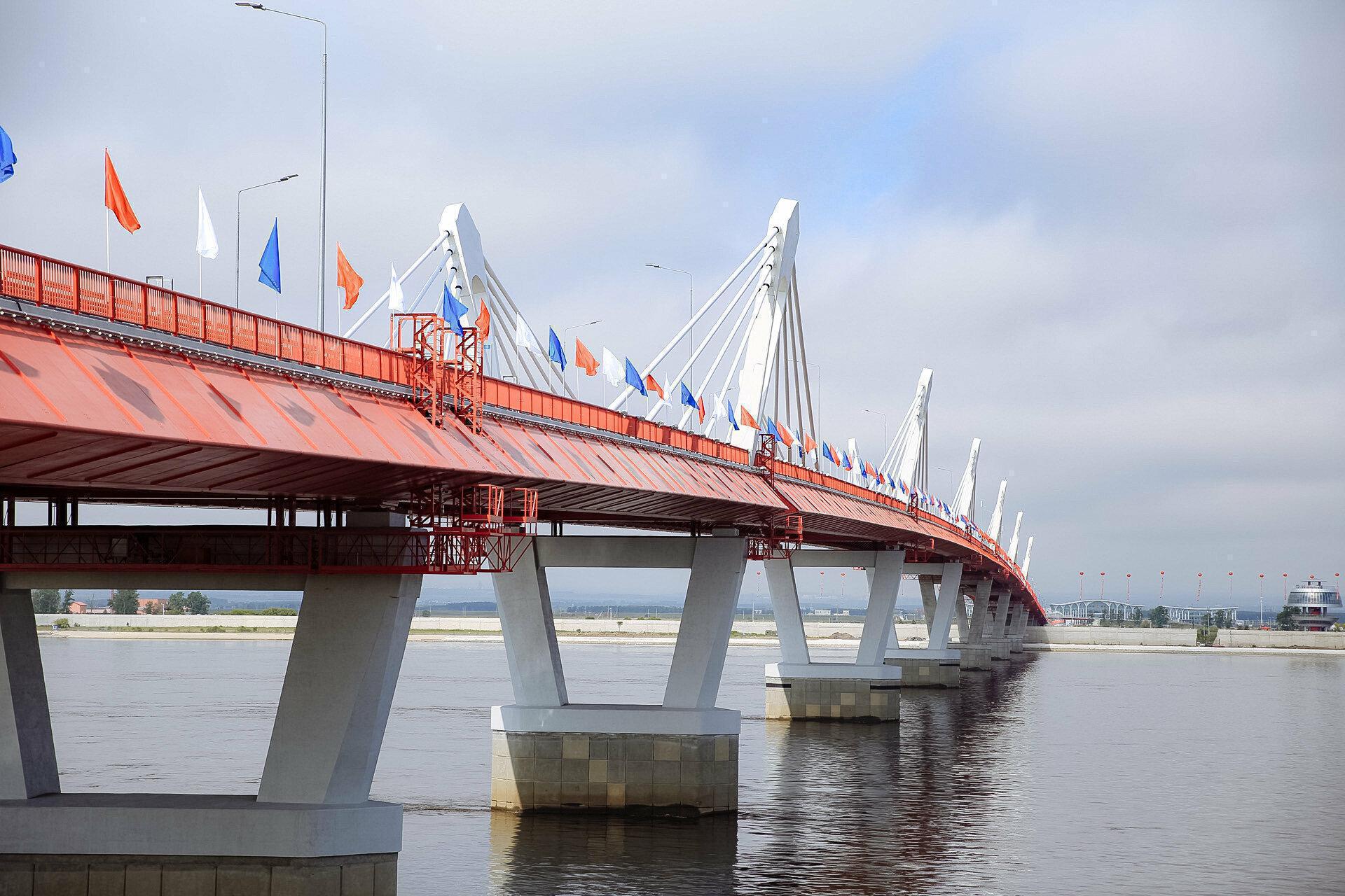 Мост между россией